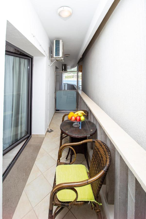 Apartment Studio Premier Рафаиловичи Екстериор снимка