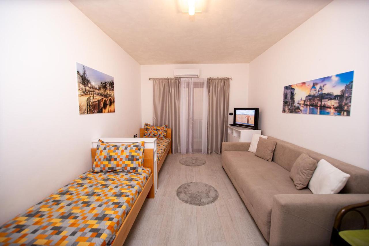 Apartment Studio Premier Рафаиловичи Екстериор снимка