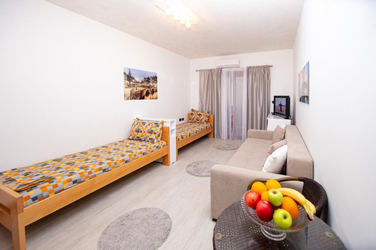 Apartment Studio Premier Рафаиловичи Екстериор снимка